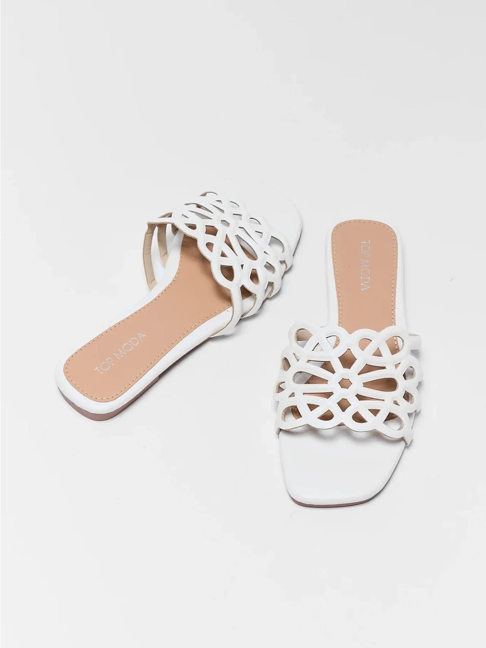 AVARA Mindy White Cutout Floral Sandal — Size 7